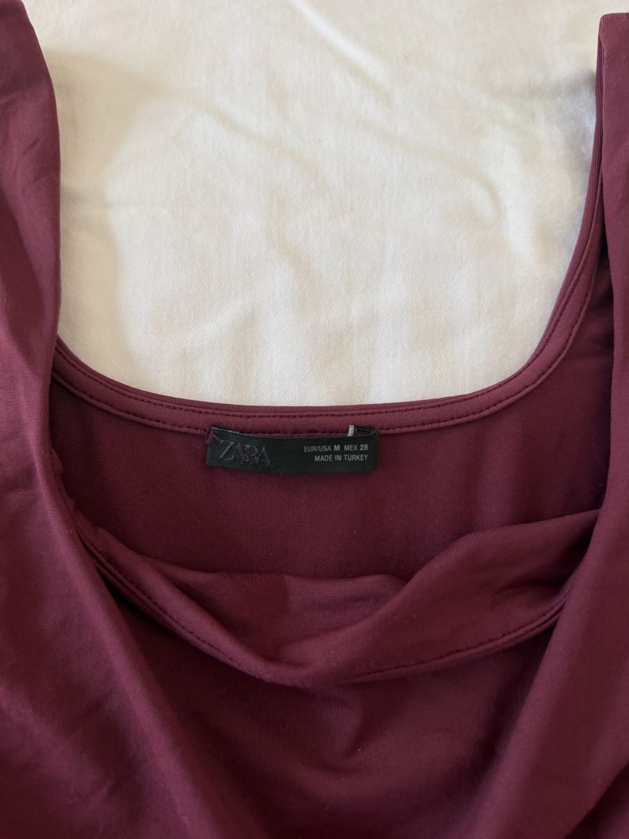 Zara Top: Long Sleeve Bodysuit  – Usato da Zürich venduto da lil_h279 1