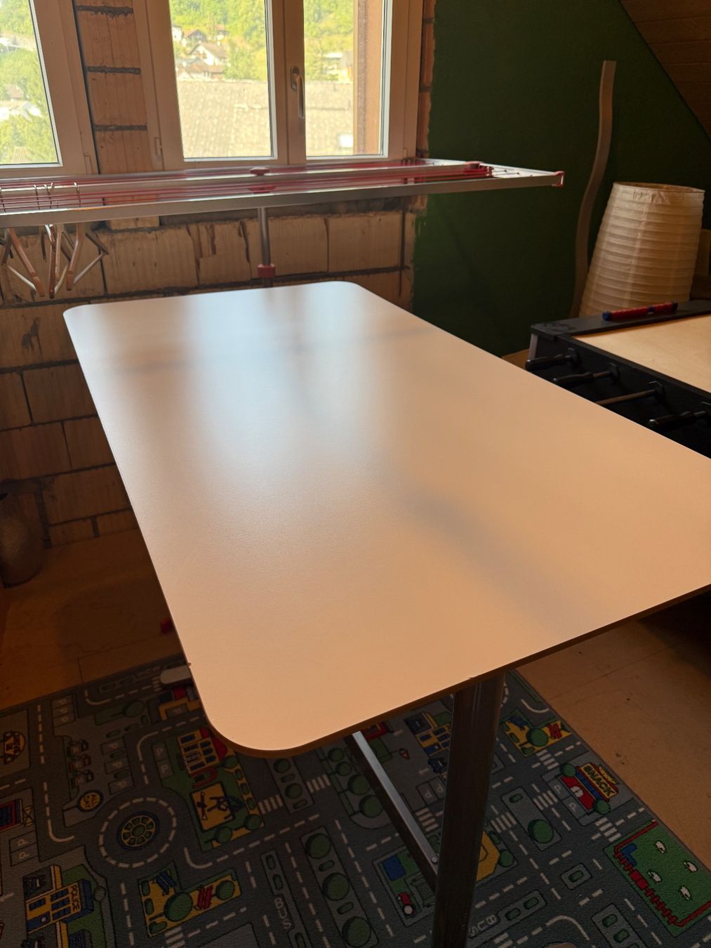 Tavoli: Stehtisch mit 3 Barhocker – Usato da Triesen venduto da mfo_g8hp 3