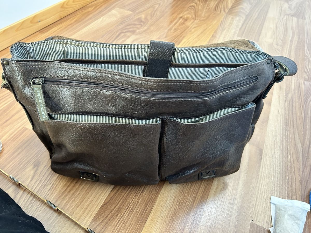 Aunts & Uncles Taschen: Sac messager Aunts&Uncles cuir véritable – Gebraucht aus MARTIGNY von xmi_q5tv 7