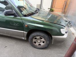 Verkaufe 2 Subaru Forester als Ersatzteile 