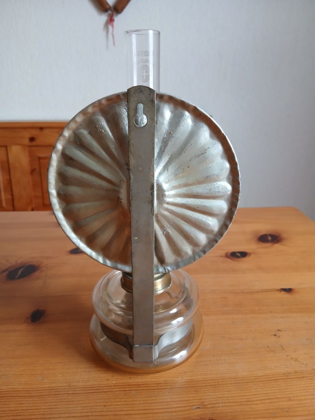 Lampade: Wandpetroleumlampe mit Reflektor – Usato da Oberentfelden venduto da Trinity1945 2