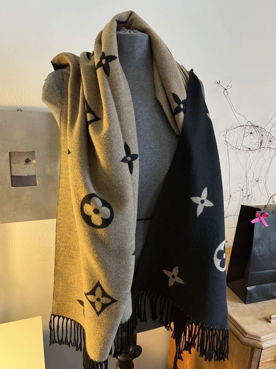 Foulard & Sciarpe: Écharpe femme – Usato da Lausanne venduto da joltei 1