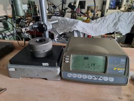 Tesa TT20 mit Messstativ auf Granitplatte 0,1um 