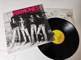 Ramones – Rocket To Russia
