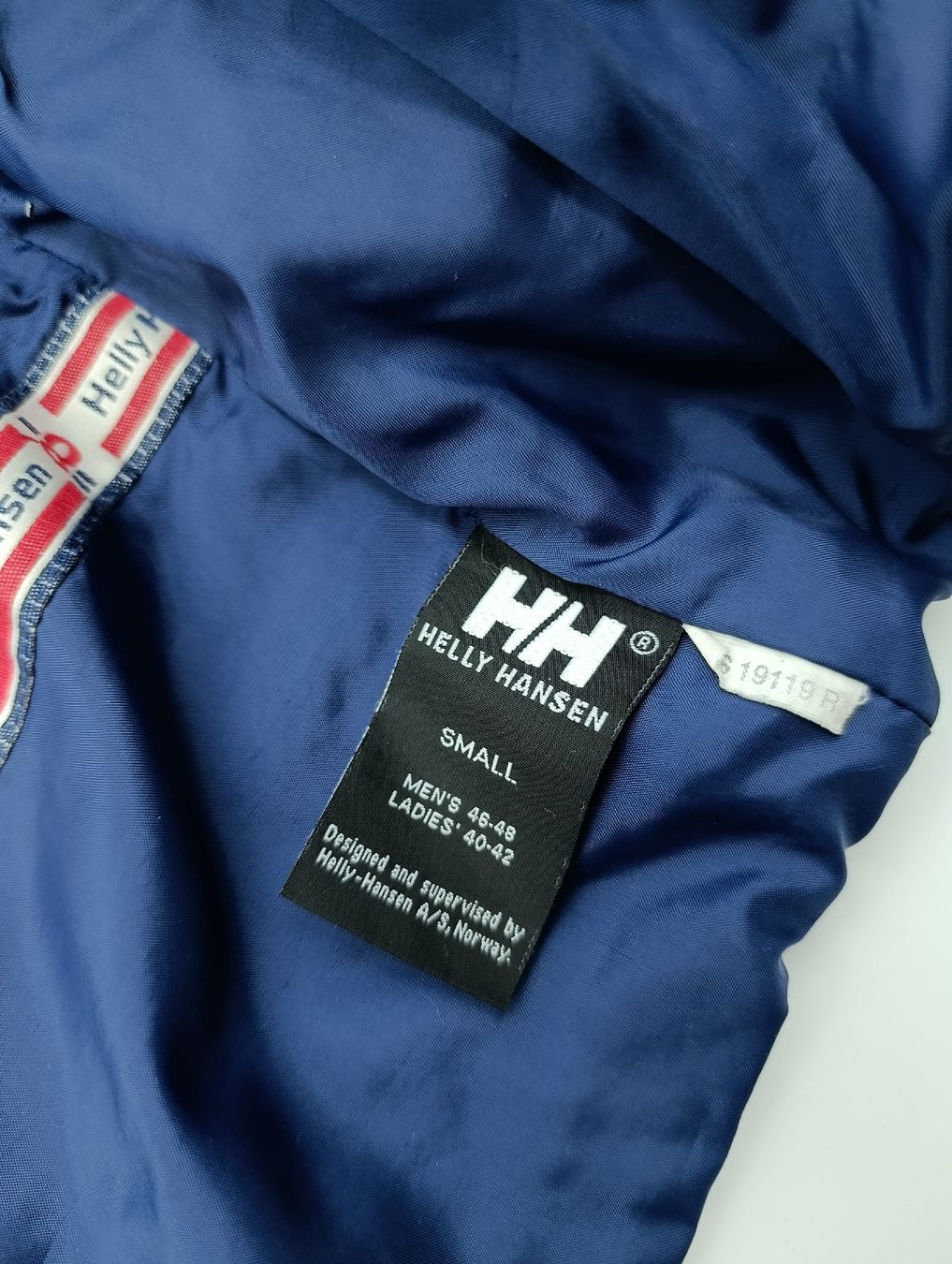 Helly Hansen Giacche: Retro Helly Hansen Windjacke blau, Grösse S – Usato da Wil SG venduto da Donaldus 2