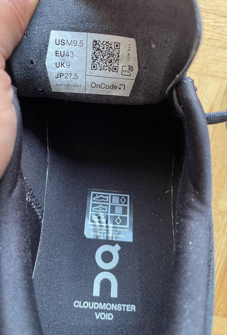 On Scarpe da uomo: On Running: Cloudmonster Void, schwarz, Grösse 43, NEU – Nuovo e nell'imballaggio originale da Gümligen venduto da soleil149 7