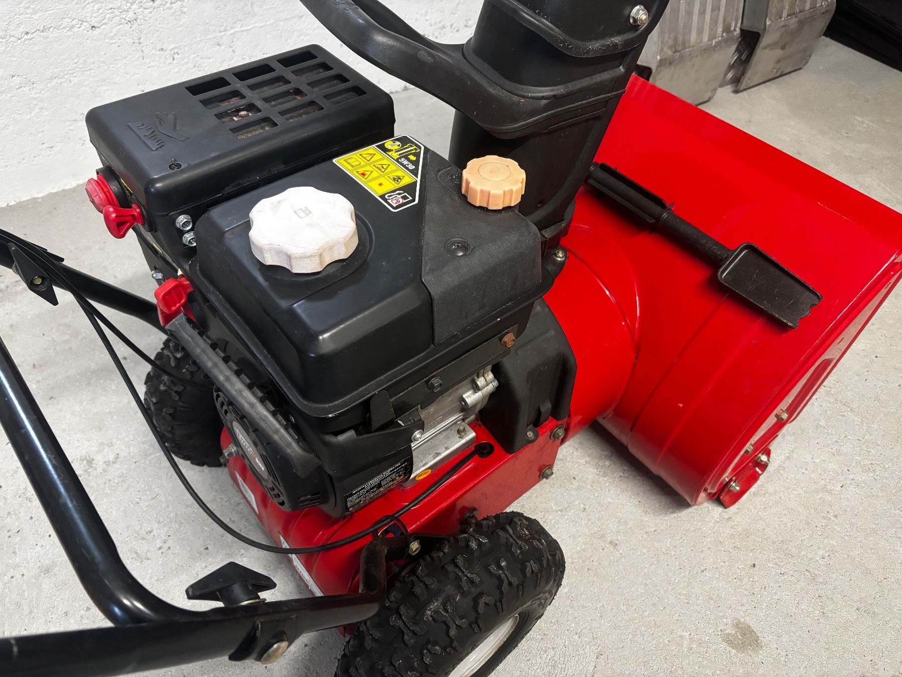 Mtd Tutte le macchine: Schneefräse MTD mit Antrieb – Usato da Lohn-Ammannsegg venduto da Lancer98 1
