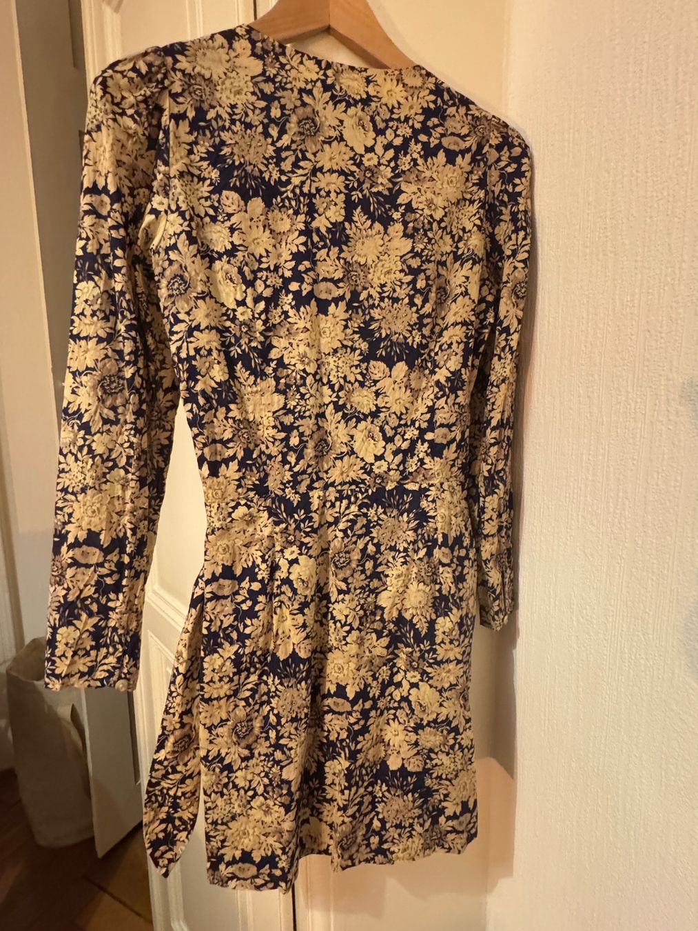 Sezane Kleider: Robe Sézane Noemia – Gebraucht aus Lausanne von EloLausanne 1