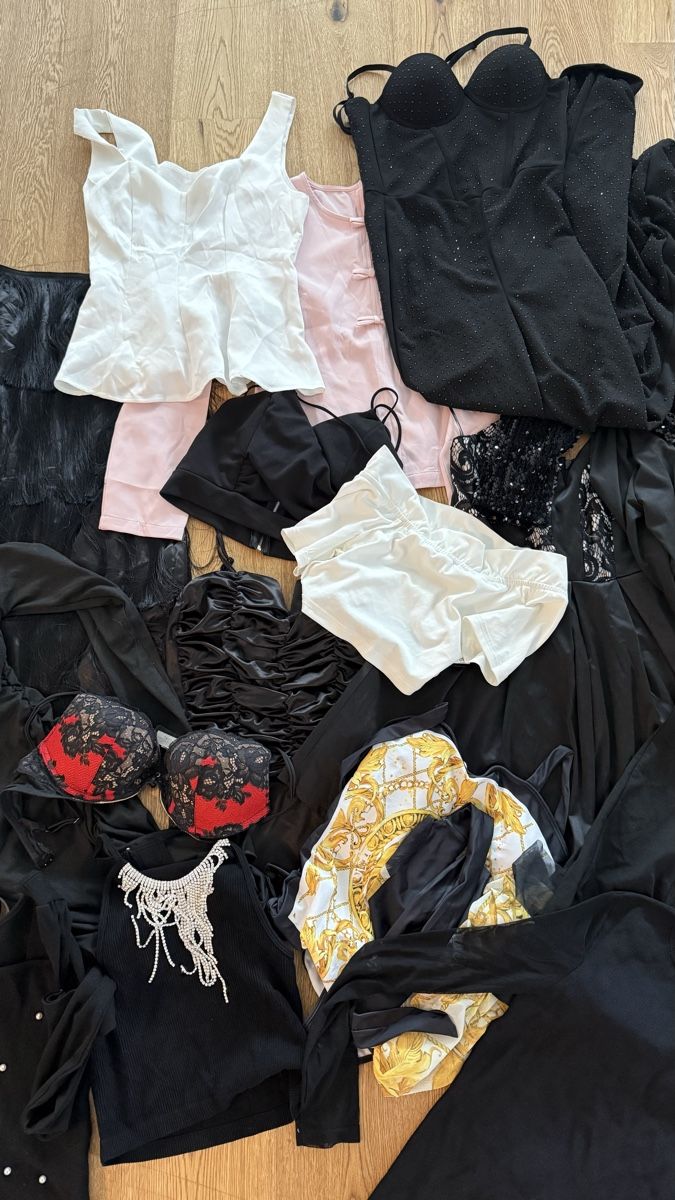 Kleiderpakete: Kleiderpaket S  – Gebraucht aus Boswil von hey.itsme 2
