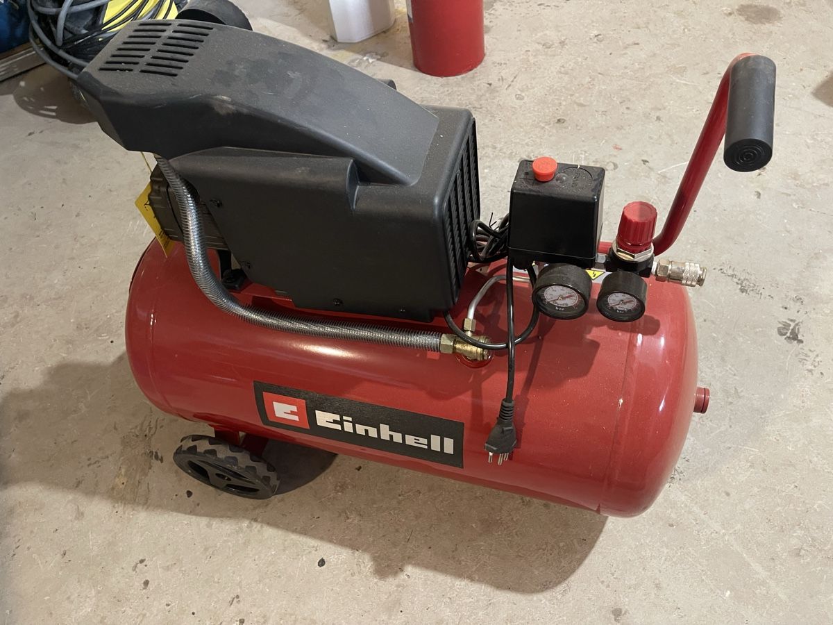 Einhell Compressori: Einhell Kompressor TC-AC 190/50/8 50L 8 bar – Usato da Bergdietikon venduto da 01010001