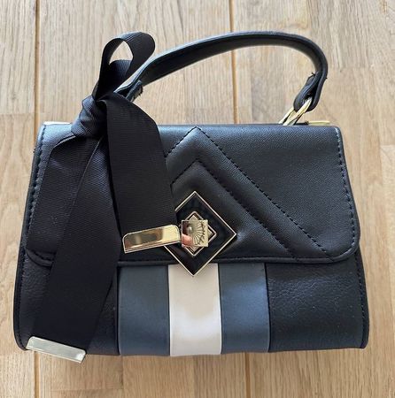 Handtasche