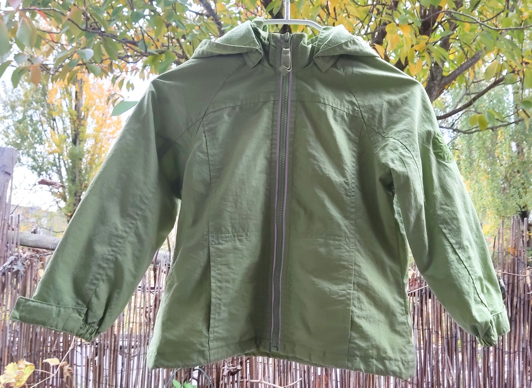 H&M Giacche & Cappotti: H&M Regenjacke Gr. 116 – Usato da Biel/Bienne venduto da AnikaNah 4