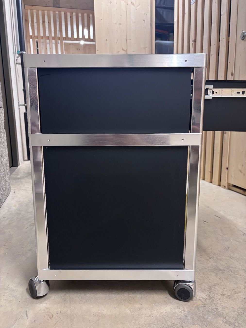 USM Banconi: mobile serving/storage trolley – Usato da Petit-Lancy venduto da Abrew617 2