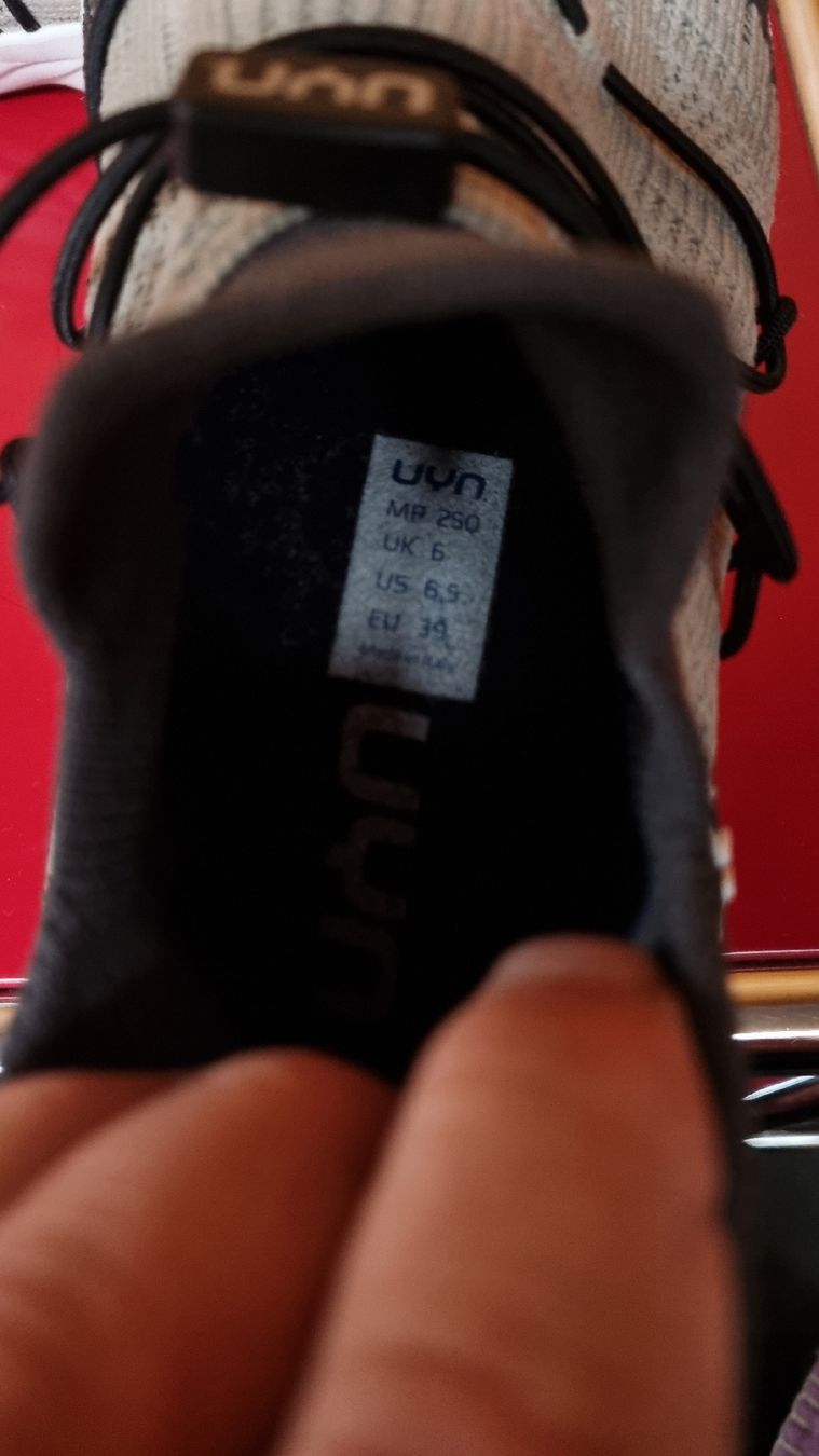 UYN Scarpe da donna: Baskets UYN, 39 – Usato da Hérémence venduto da capi96 2