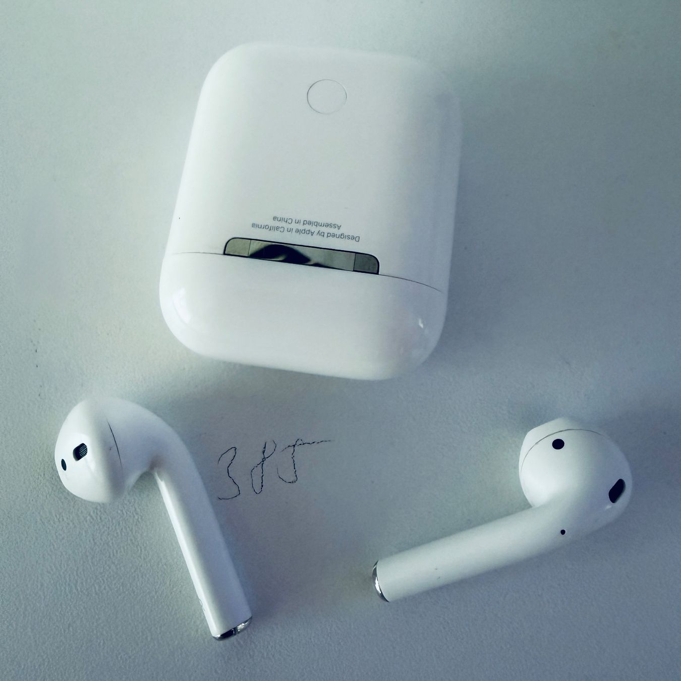 Apple Kopfhörer: Original Apple AirPods 2 Gen. Wireless Kopfhörer & Case – Gebraucht aus Basel von MY.AIRPODS.SHOP 5