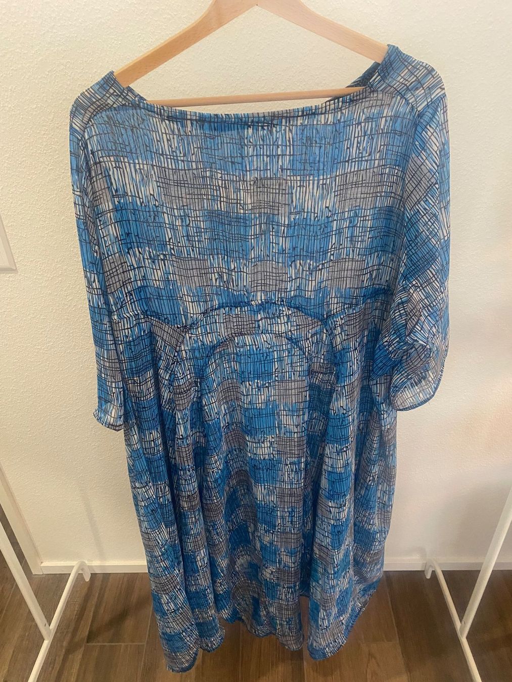 Kleider: Kleid oversized luftig Unikat blau Gr. 50 - 52 – Gebraucht aus Arlesheim von san_w9vr