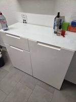 Kommode weiss mit Glasplatte