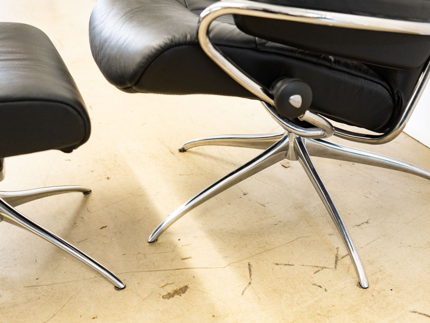 Stressless Poltrone: Stressless London Sessel mit Hocker schwarz Ref. 06/31 – Usato da Au ZH venduto da BrockiAu 5