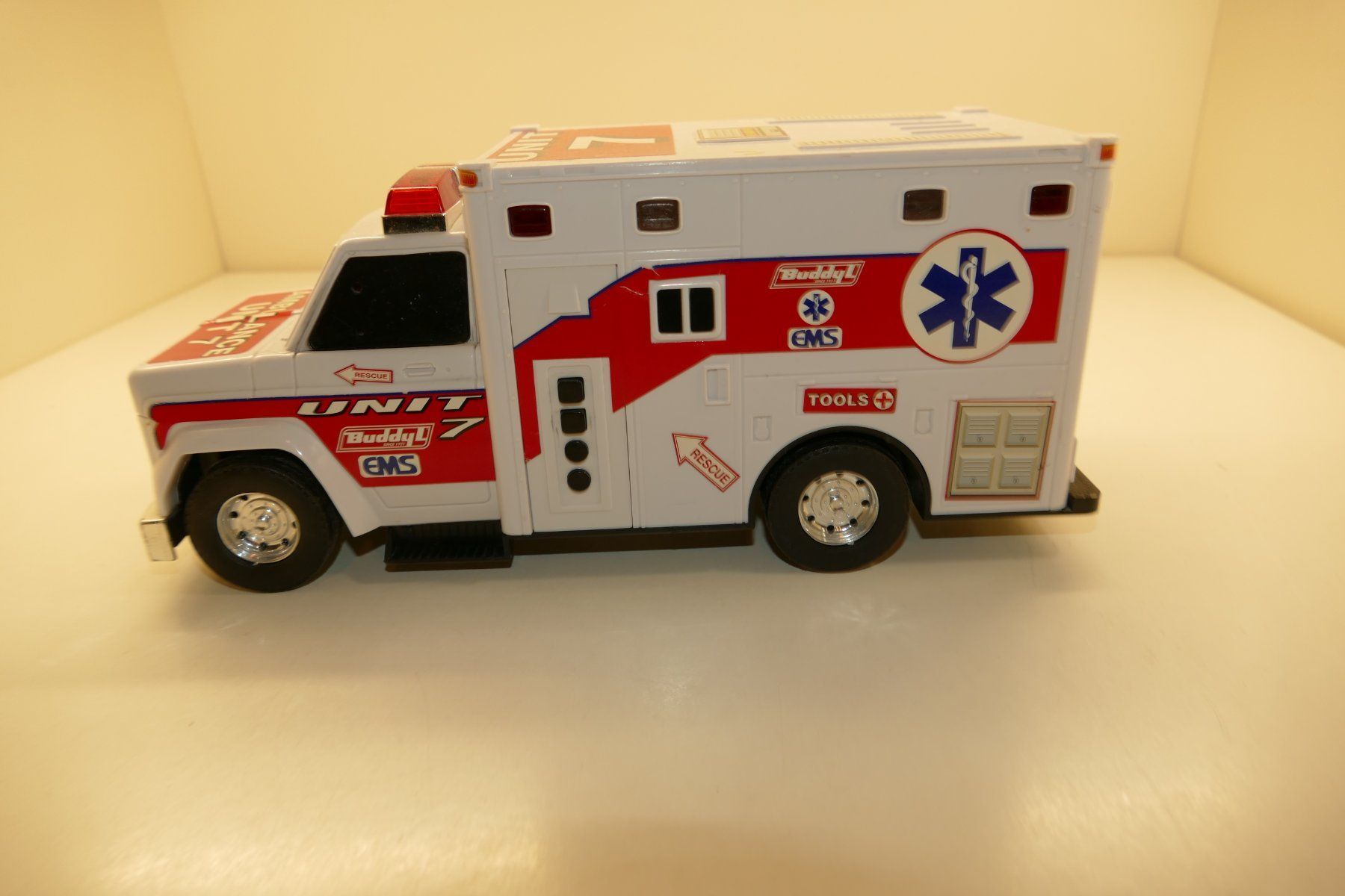 Modellautos: Buddy: US Ambulance Unit 7 – Gebraucht aus Niederhasli von rail-duerst 1