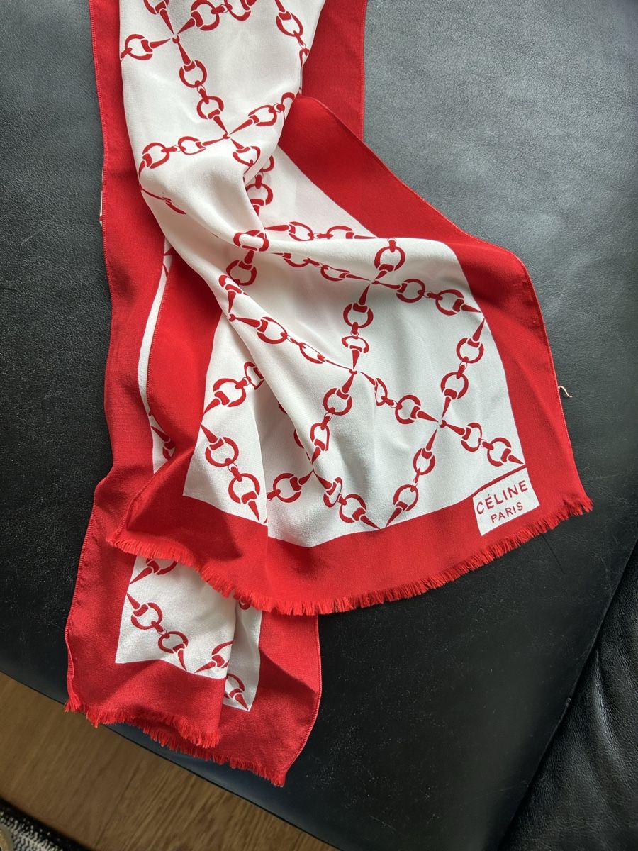 Celine Foulard & Sciarpe: Foulard Céline Paris rouge – Usato da Lully VD venduto da Garance040 1