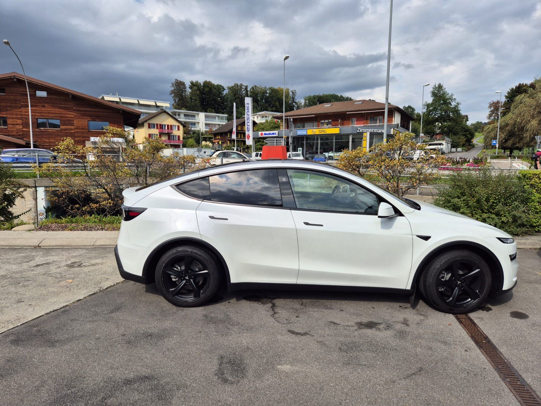Tesla Autos: TESLA model Y – Gebraucht aus Weggis von str_l2nv 1