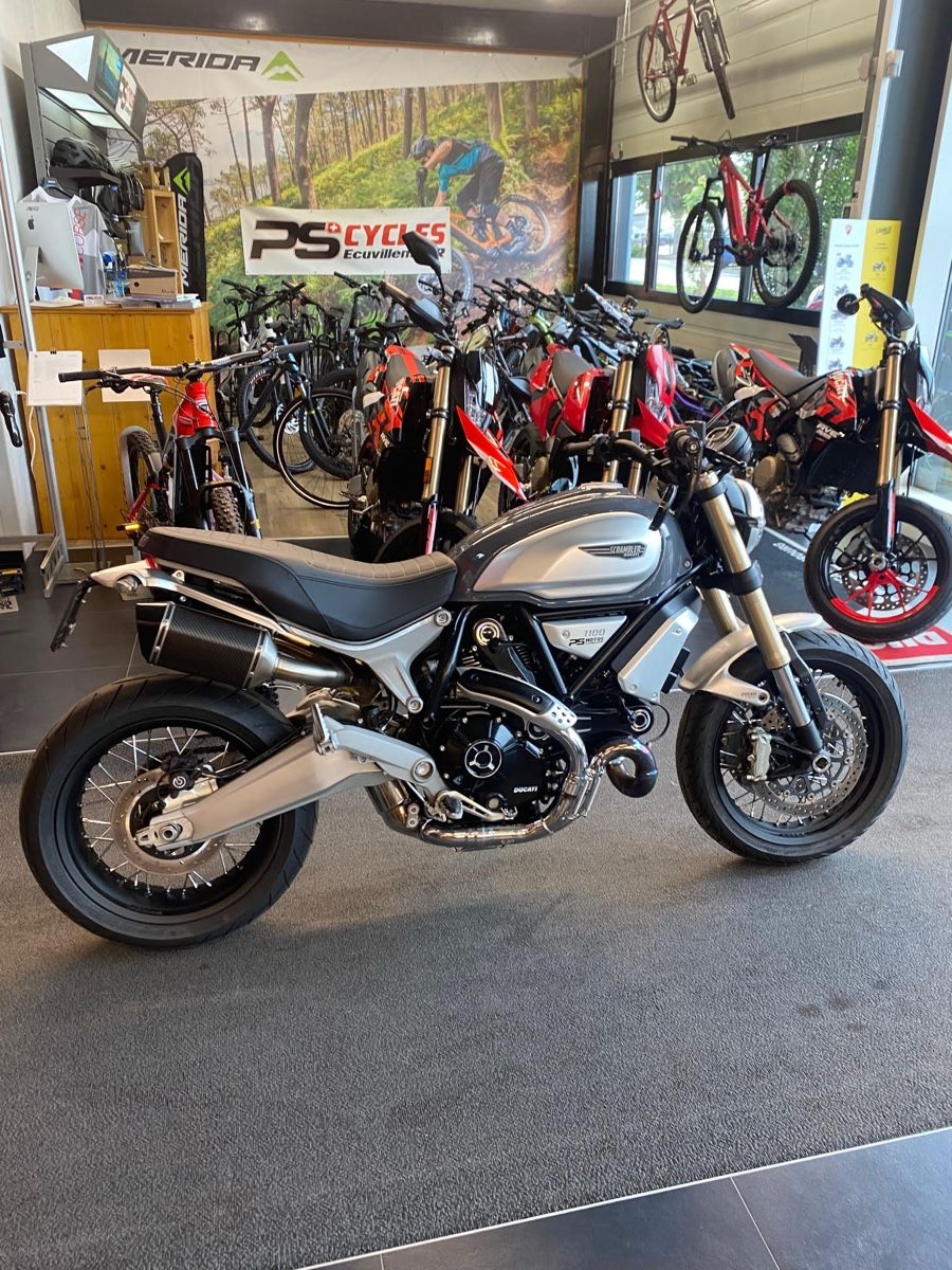 Ducati Strada: Ducati Scrambler 1100 Special, comme neuve, affaire! – Usato da Les Paccots venduto da vtt_hw5d
