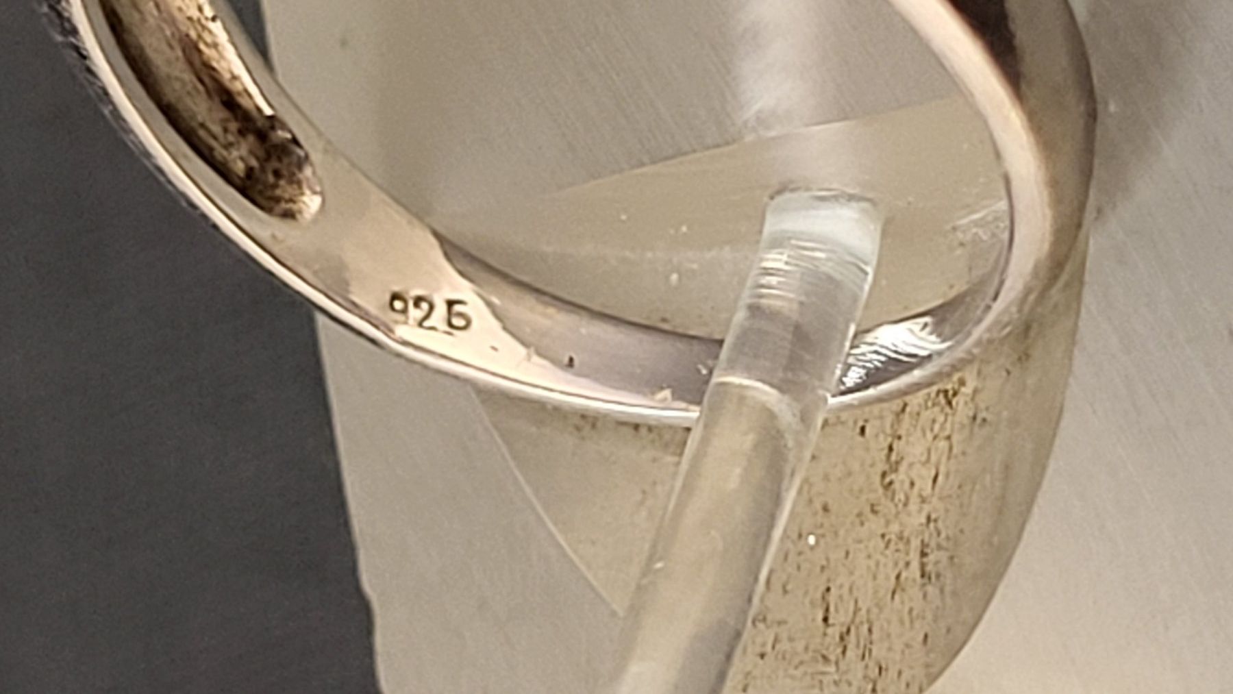 Anelli: Silberring mit Rubinen/Saphir/Smaragd – Usato da Basel venduto da spinne02 9