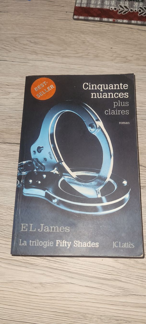Libri: 3 Livres Cinquante nuances de Grey – Usato da Monthey venduto da cel_p9g7