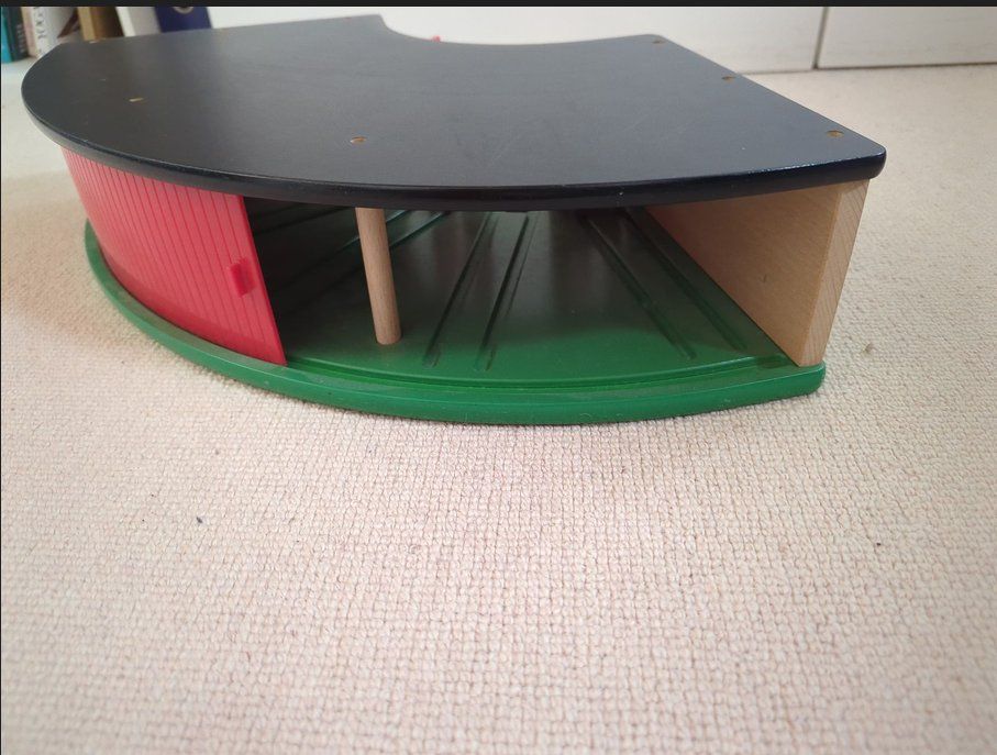 Brio Jouets: Brio Grosser Ringlokschuppen – D'occasion à Binningen par Sco7 1