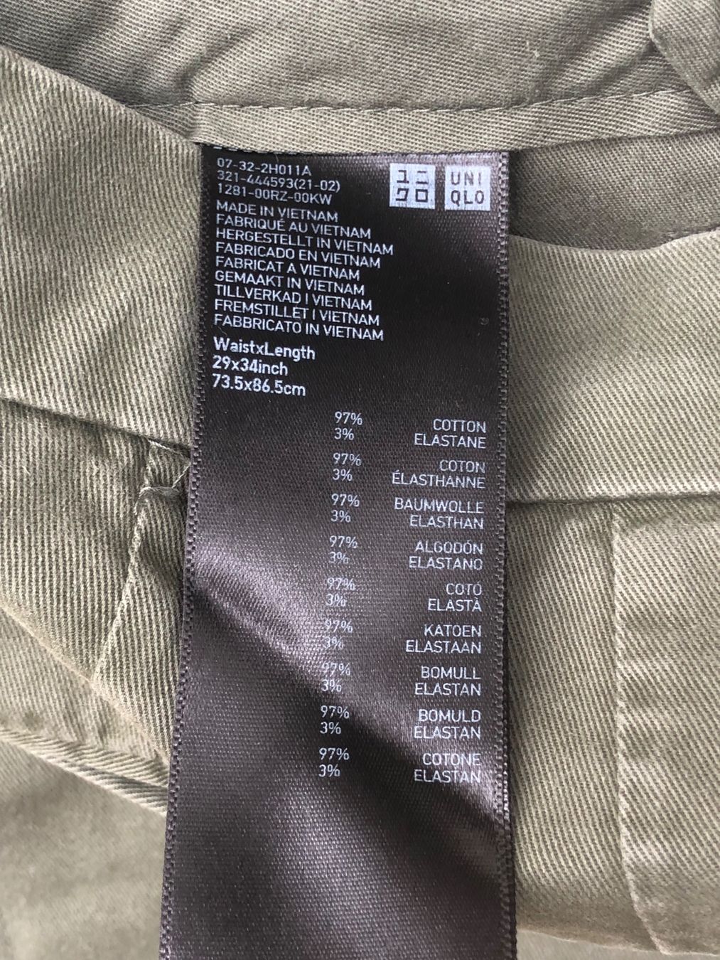Uniqlo Pantaloni: Green Uniqlo chino – Usato da Lausanne venduto da jul_jpm7 3