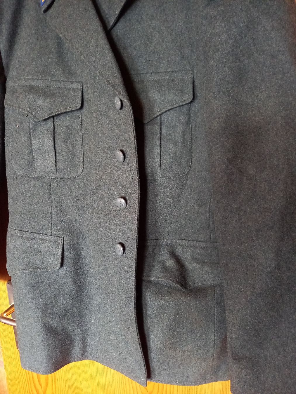 Schweizer Armee Uniformi: Schöner gebrauchter Unform- Waffenrock mit Batten – Usato da Galgenen venduto da Allerlei8854 3