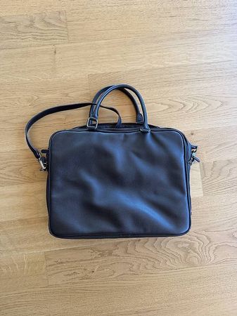 SCHWARZE LAPTOPTASCHE
