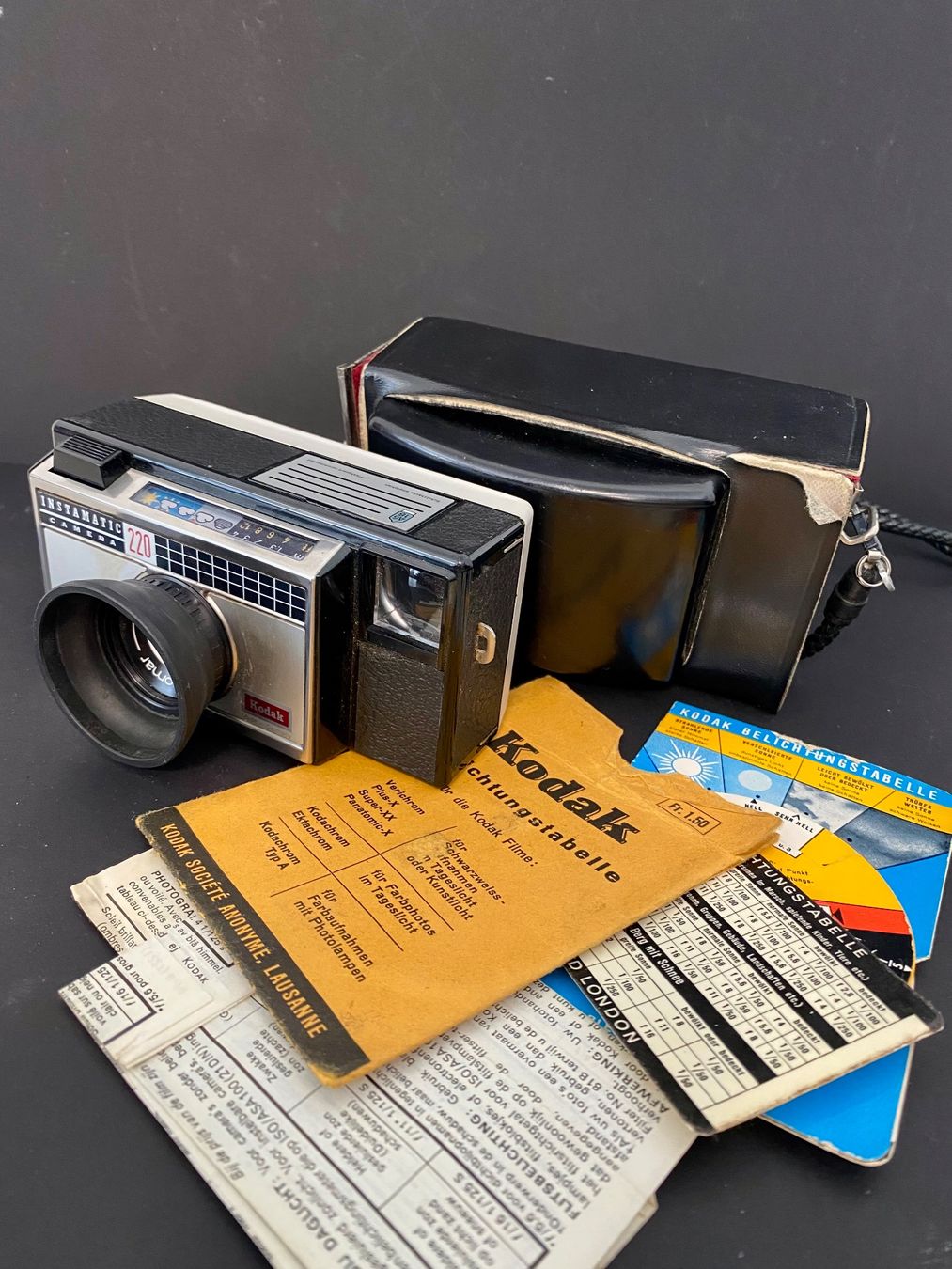 Kodak Fotocamera: Kodak Instamatic 220 avec manuels et housse – Usato da Sion venduto da ROBY_ROBY_ROBY 1