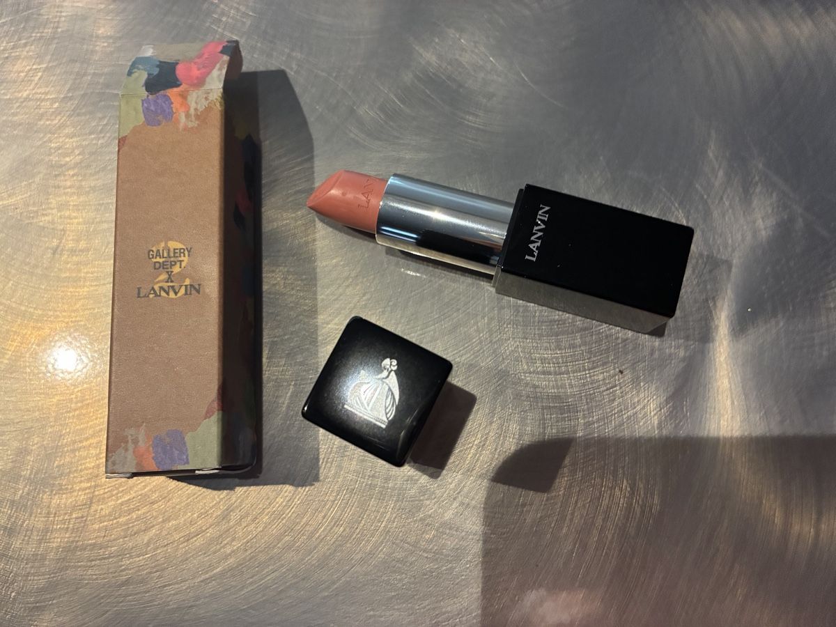Make-up: Lippenstift LANVIN Farbe 02 neu und originalverpackt – Nuovo e nell'imballaggio originale da Niederglatt ZH venduto da karinso