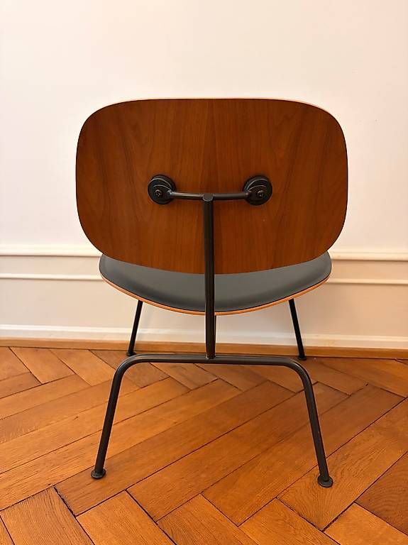 Poltrone: Eames LCM Leder/Nussbaum – Usato da Basel venduto da yet_7svp 1