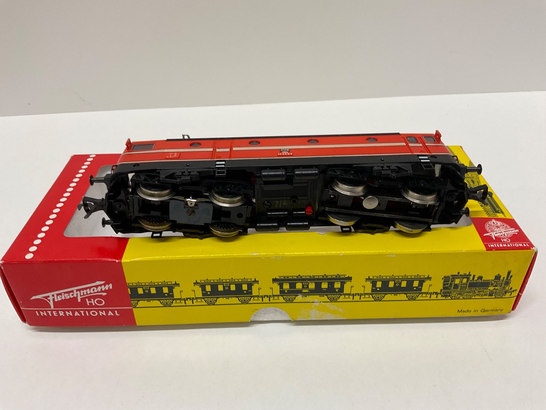 Fleischmann Trains électriques: Fleischmann H0, 1043 ÖBB, Bespielt mit Verpackung – D'occasion à Chur par Chur75 5