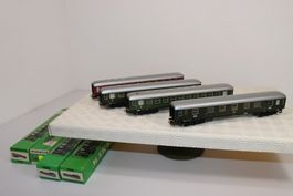 4 Alte Märklin Wagen ( 616 )