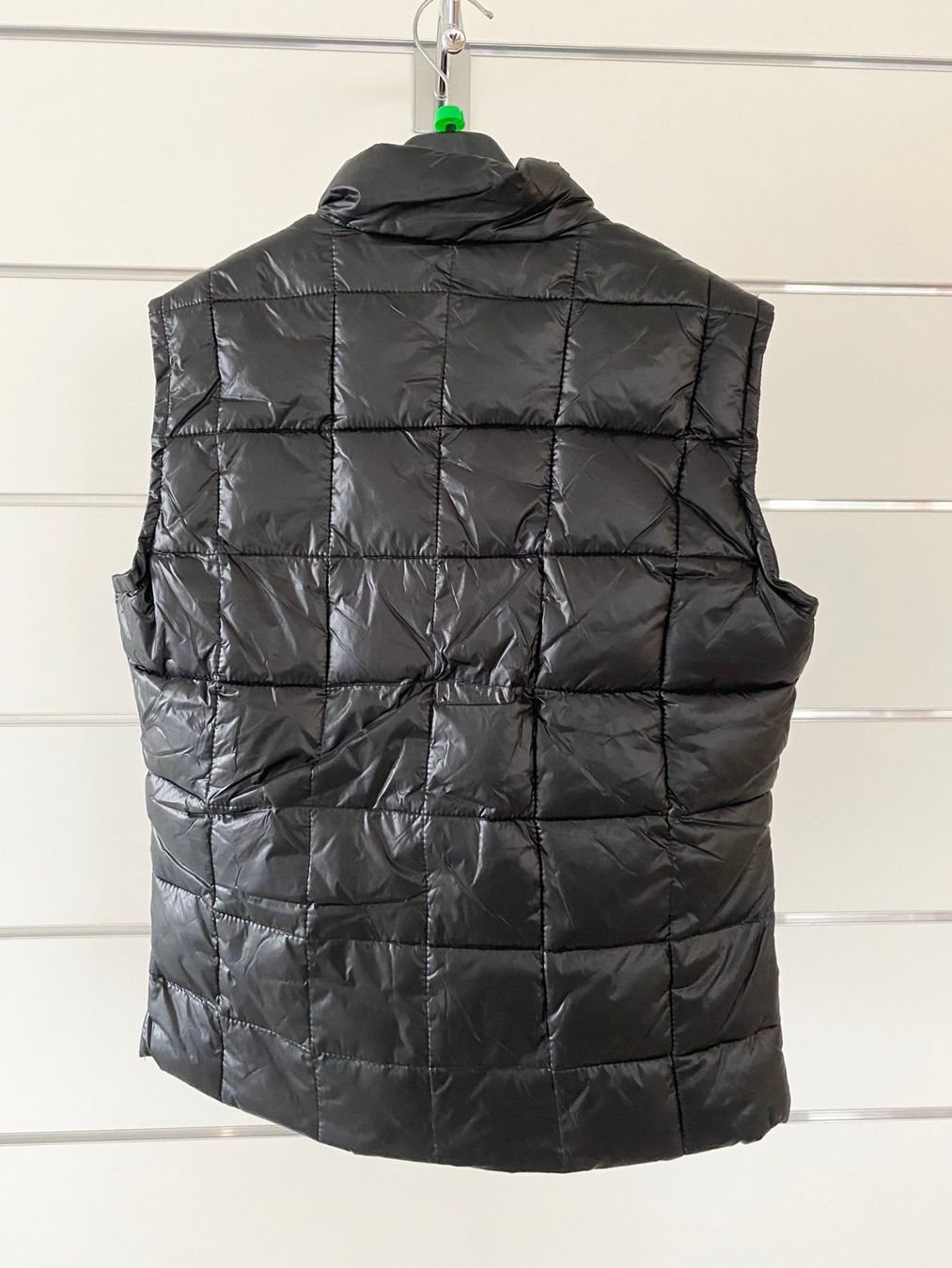 Gilets & Westen: Wattierte Weste / Gilet - Schwarz - Grösse M – Neu und originalverpackt aus Eschenbach SG von Peachick 1