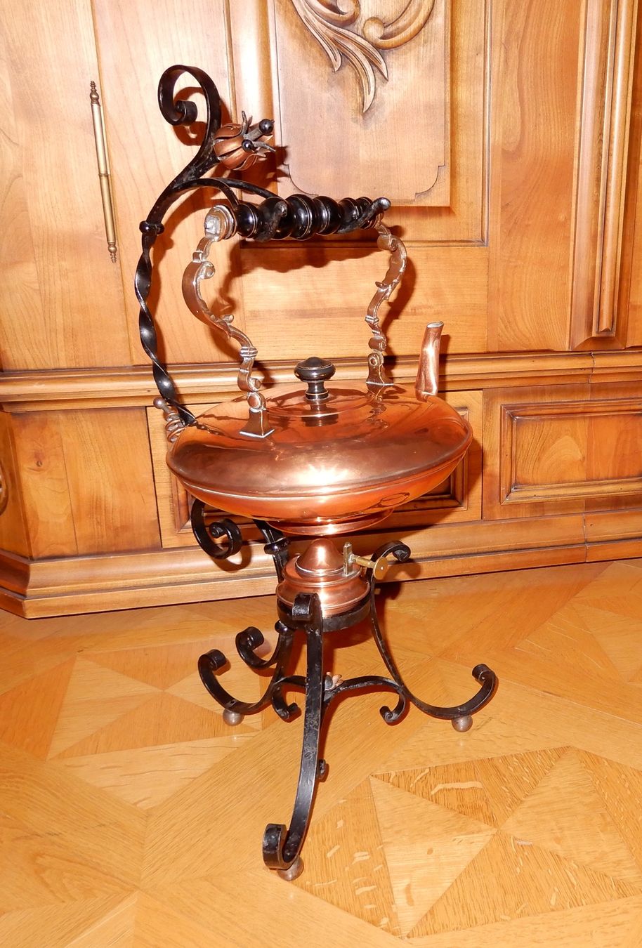 Teiere: Alter Teekocher, "Samovar". dekoratives Stück – Usato da Luzern venduto da Johann7