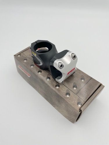 Pezzi di ricambio: FSA Vorbau FR 200 1,5" – Nuovo (secondo la descrizione) da Solothurn venduto da VintageVelo81 1