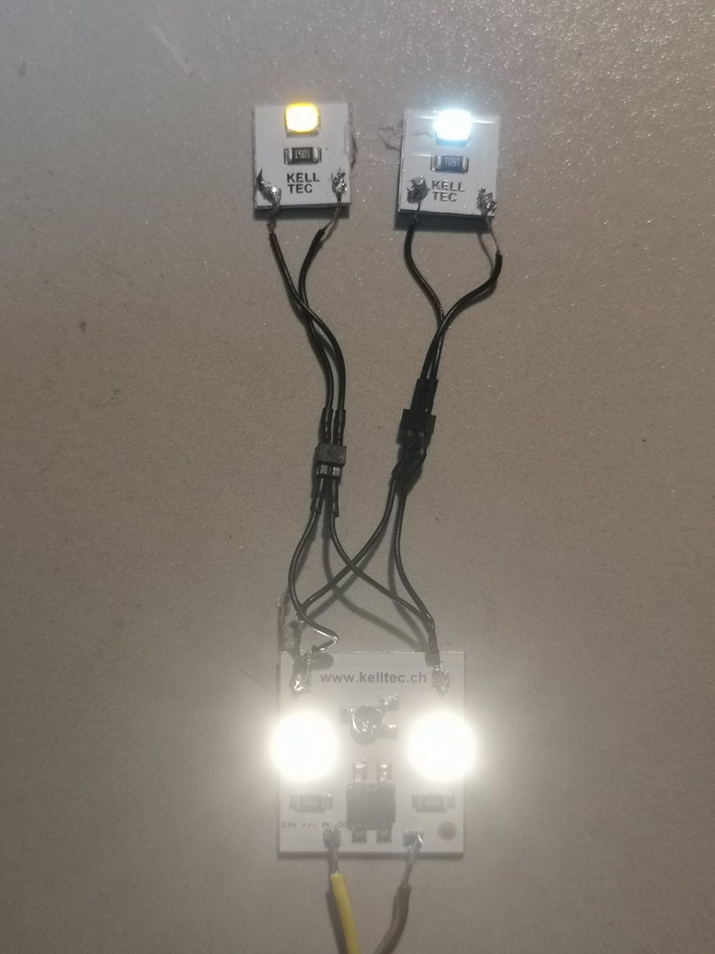 Viessmann Modellini di ferrovie: 25 x Dimmbare KELLTEC Universalbel. 0-24V AC/DC warmweiss – Nuovo e nell'imballaggio originale da Dittingen venduto da Beamsplitter 4