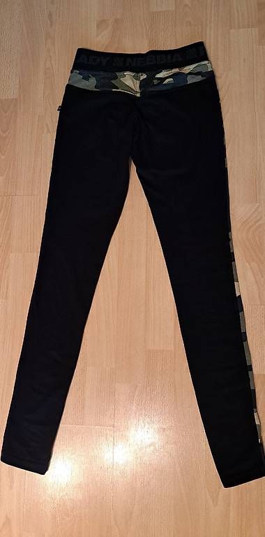 Leggings: Nebbia Sporthose gr. S – D'occasion à Pfäffikon SZ par Milu88 1