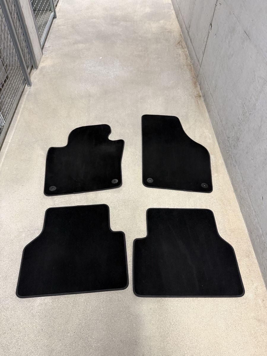 VW Tappeti & Tappetini: Tapis VW TIGUAN – Usato da Biel/Bienne venduto da MK_Cars