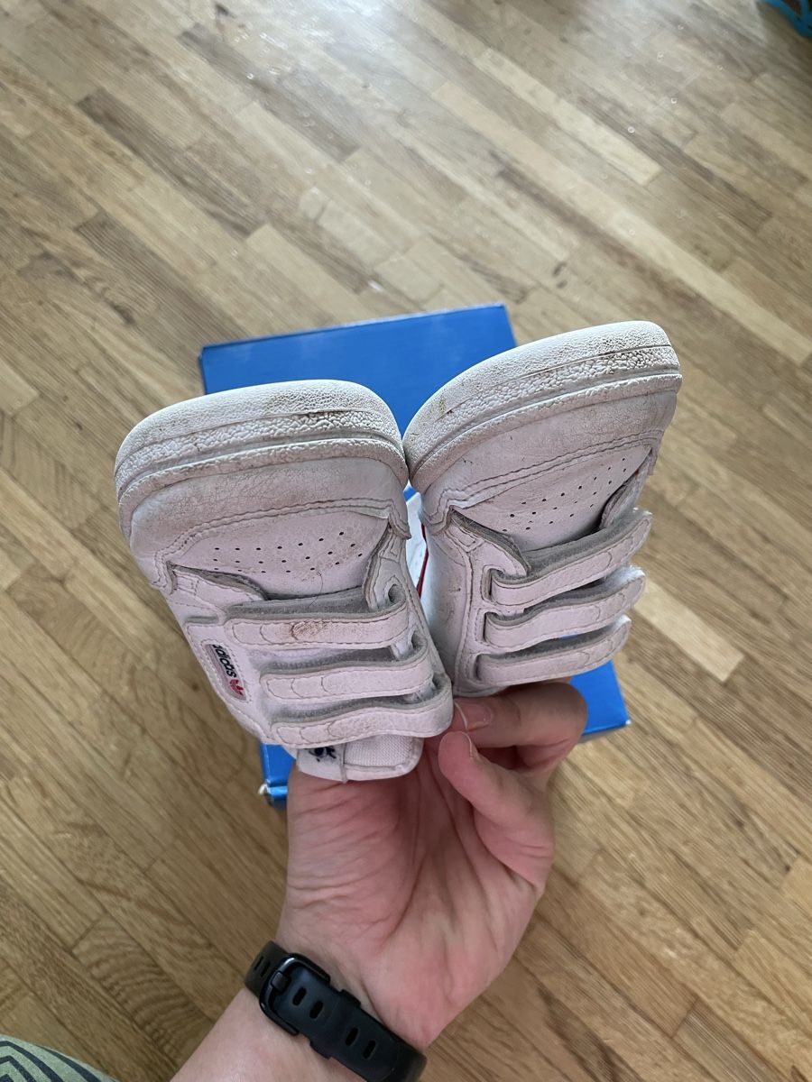 Adidas Schuhe für Jungen: Kinder Sneaker Adidas Continental Gr. 25.5 gebraucht – Gebraucht aus luzern von plueschmors. 5