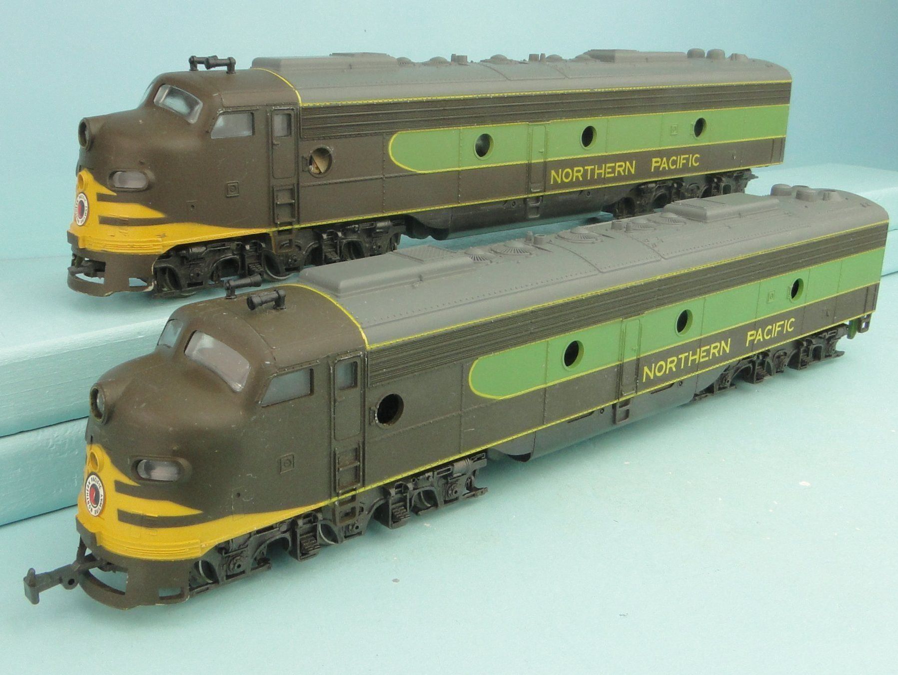Rivarossi Modellini di ferrovie: Rivarossi H0 EMC E8 - Northern Pacific – Usato da Bülach venduto da cann11 2