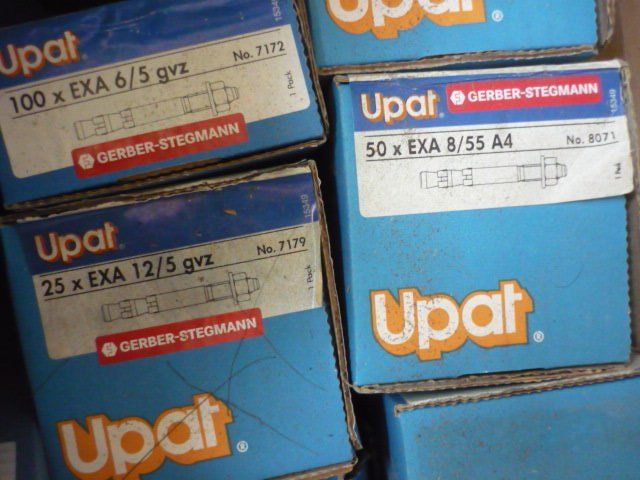 Ancore: Konvolut Upat Ankerschrauben  / Dübel – Nuovo (secondo la descrizione) da Belp venduto da Polexli 2