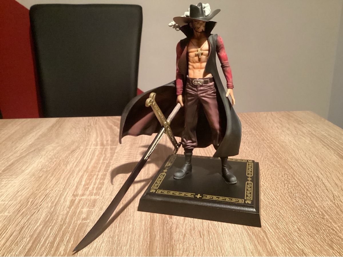 Statuette: Anime Figur von One Piece Mihawk – Usato da Grosshöchstetten venduto da Patrick172