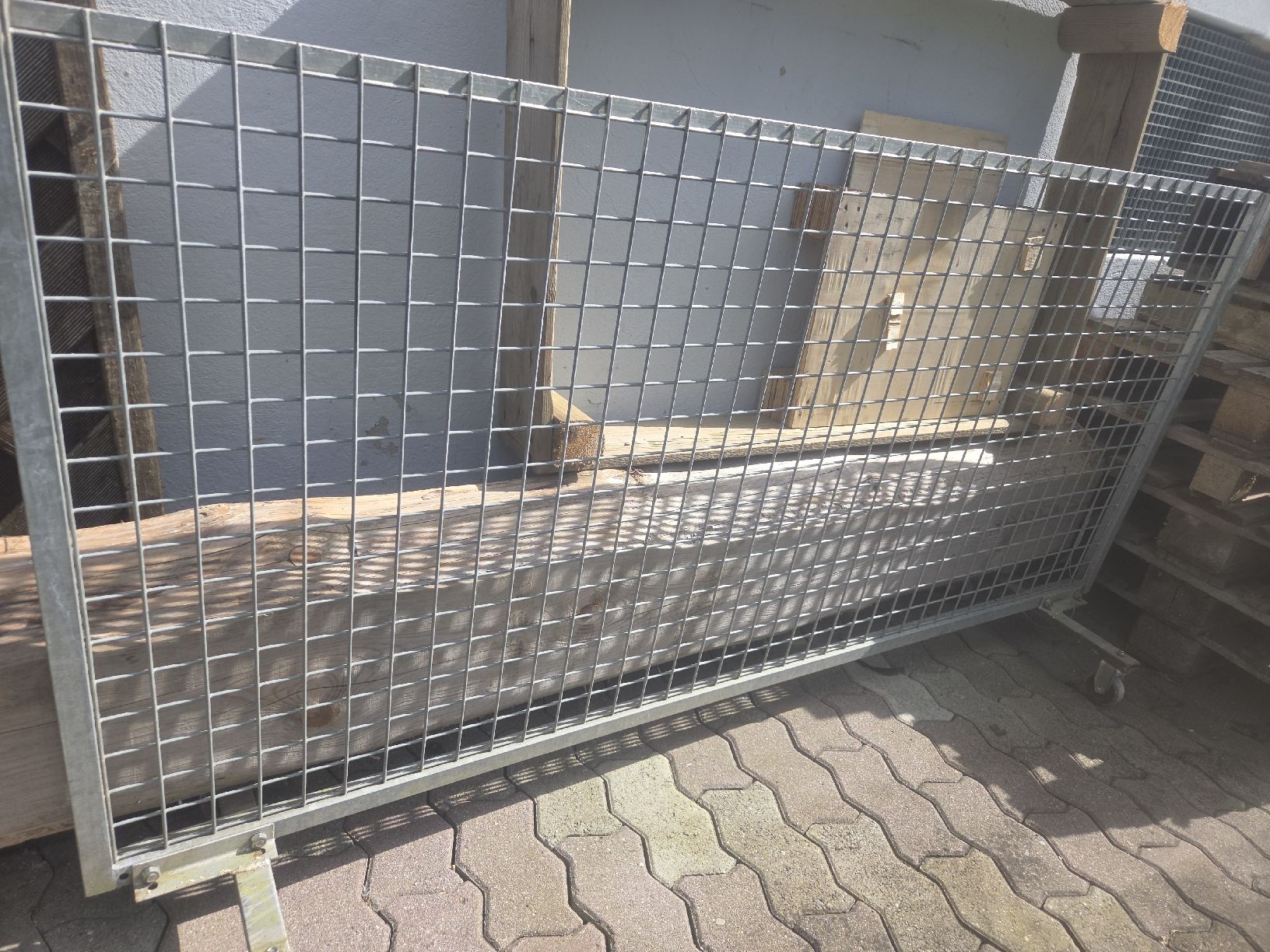 Altro: Stabile Gitterzaun-Element. 200cm x 90cm. – Usato da Thunstetten venduto da Ronny144