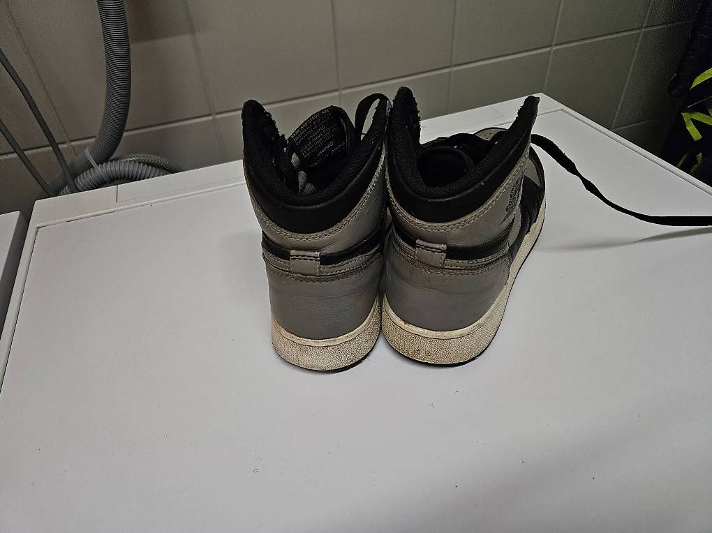 Jordan Scarpe per ragazzi: Nike Air Jordans 1 Mid Gr. 39 – Usato da Embrach venduto da Lilly2021 1