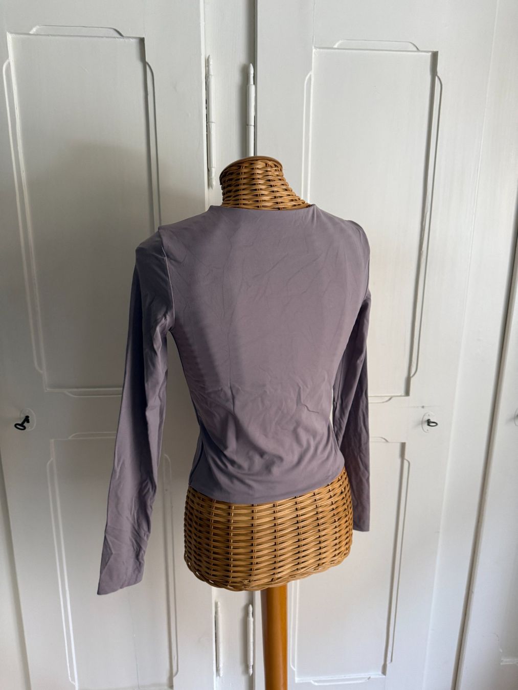 T-Shirts: Stretch Langarmshirt flieder S – Gebraucht aus Zürich von Diazaio 2